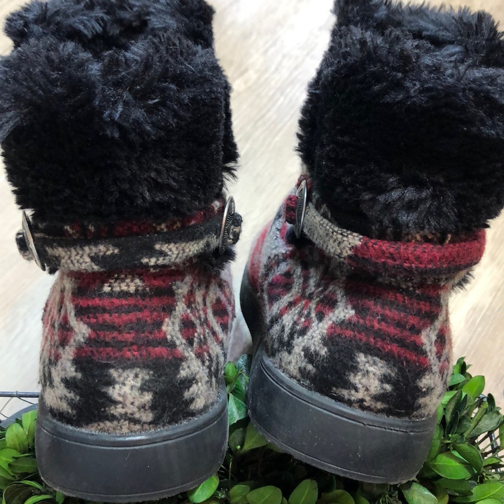 Indigo Rd. Pendleton Style Fur Lined Booties - Picture 8 of 8